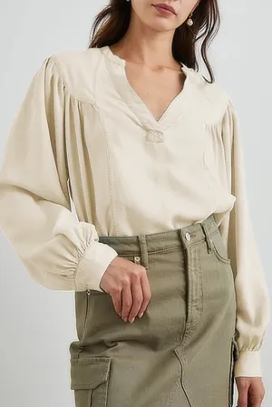 Casual Elegance Solid Color Lantern Sleeve Notched V-Neck Blouse