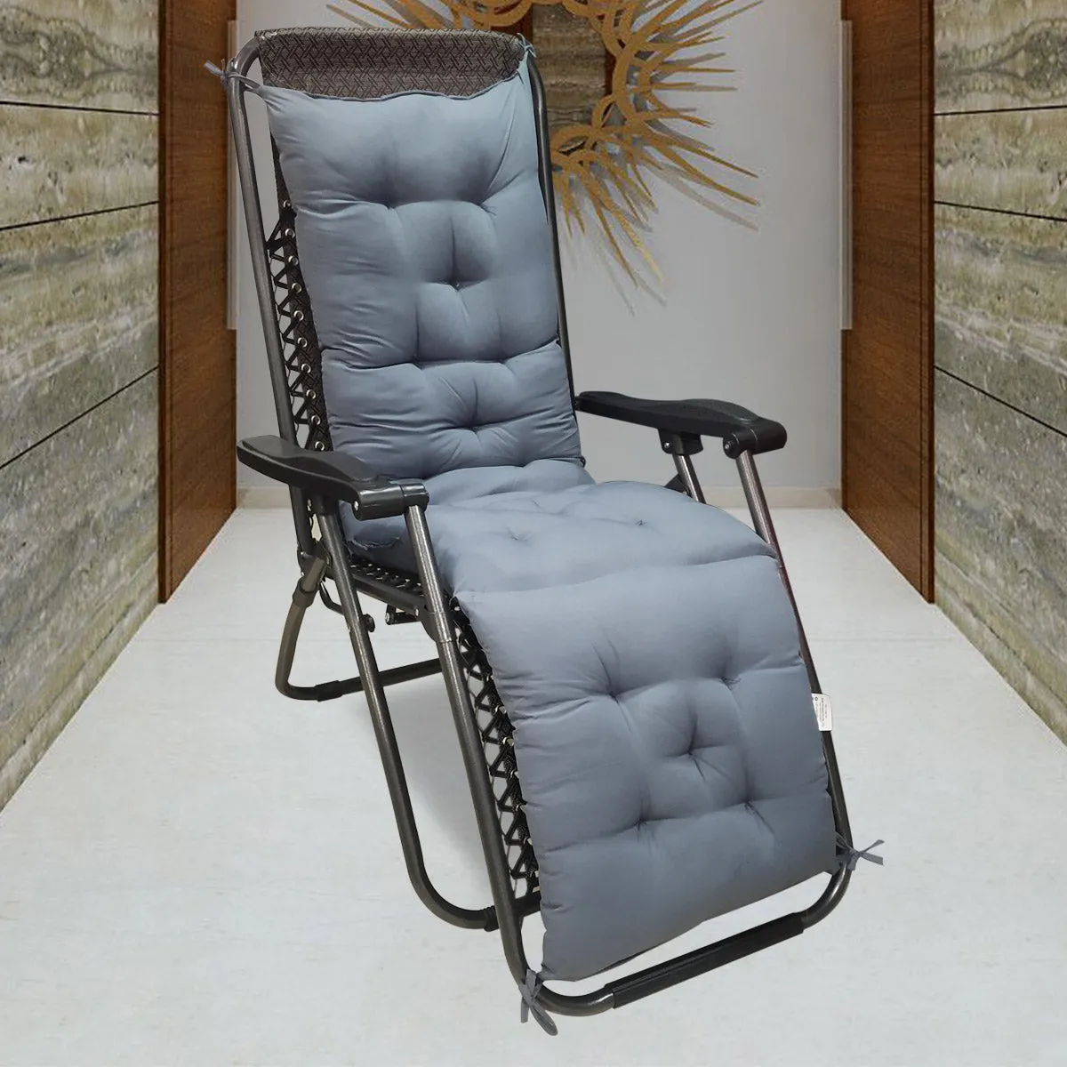 Kawachi Zero Gravity Relax Recliner Chair with Soft Comfortable Cushion Indoor and Outdoor Use C216